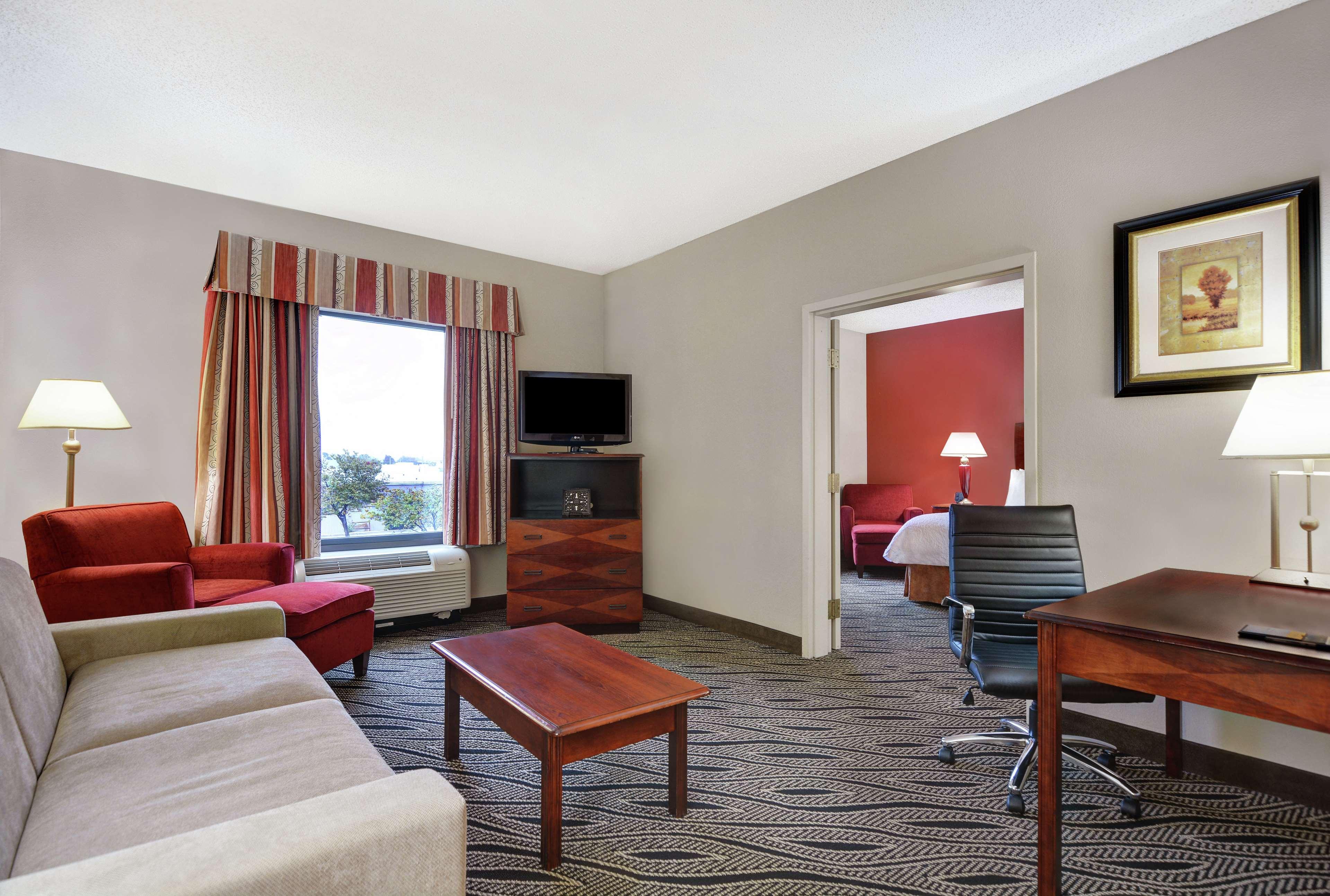 Hampton Inn פאייטוויל מראה חיצוני תמונה