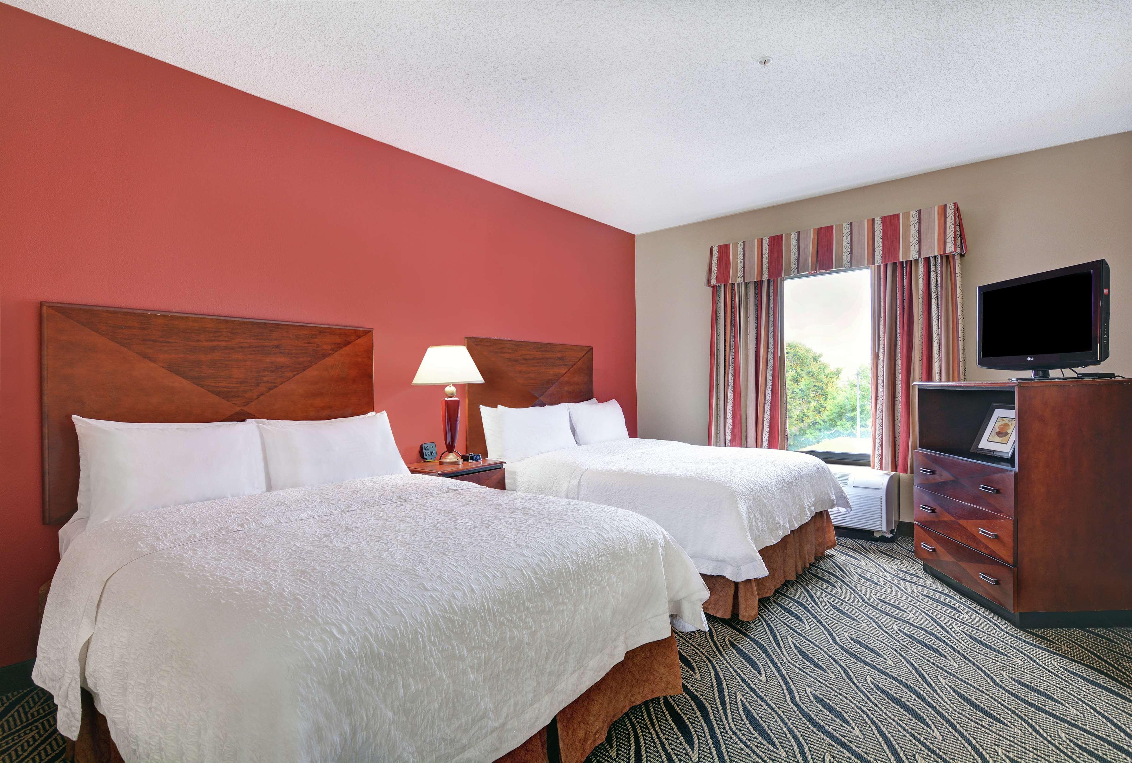 Hampton Inn פאייטוויל מראה חיצוני תמונה